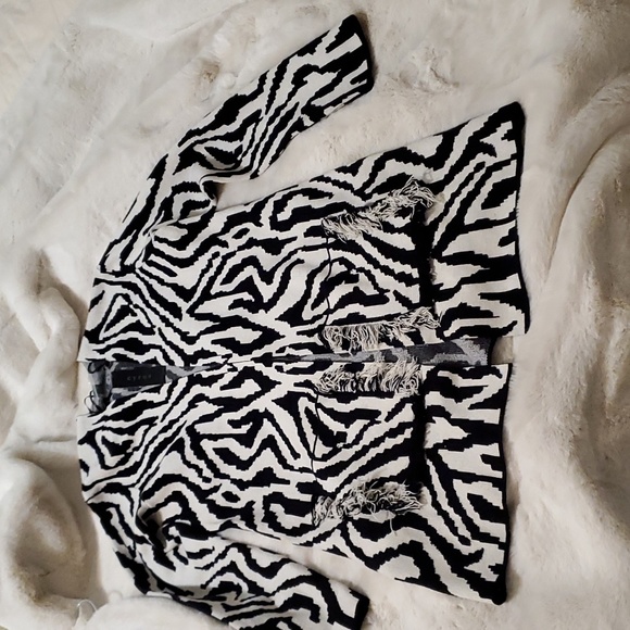 Cyrus Sweaters - Cyrus Sweater